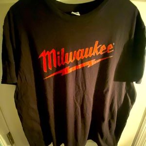 Milwaukee short sleeve tshirt black size xl